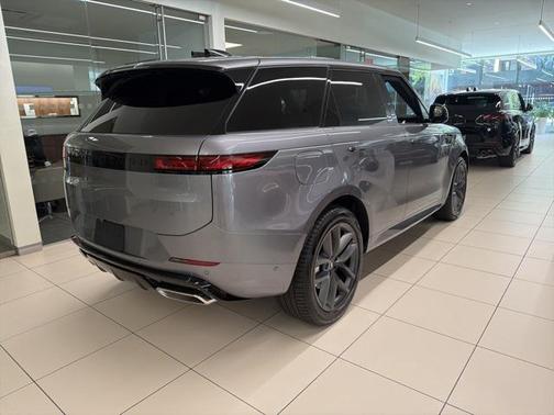 2025 Land Rover Range Rover Sport SE