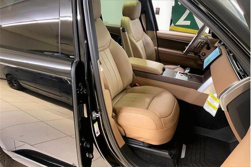 2025 Land Rover Range Rover P530 SE