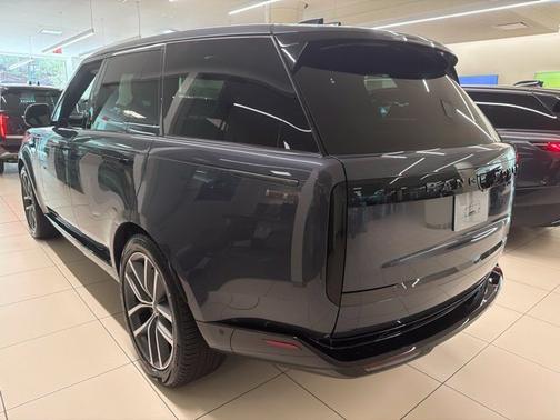 Varesine Blue Metallic 2026 Land Rover Range Rover SE