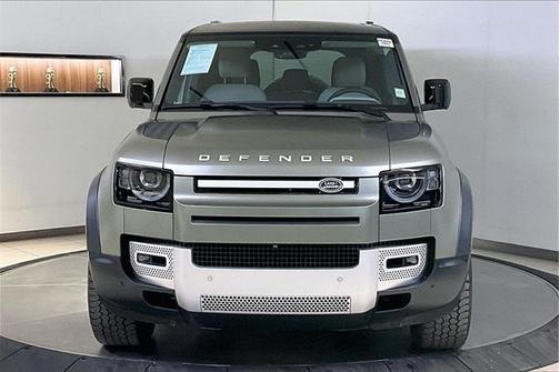 2023 Land Rover Defender 110 SE