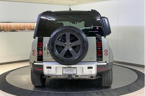 2023 Land Rover Defender 110 SE