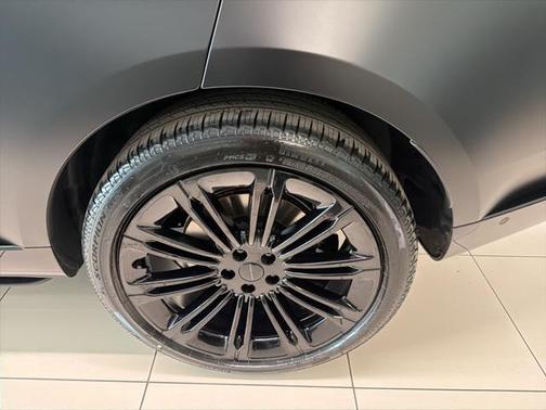 2026 Land Rover Range Rover P530 SE