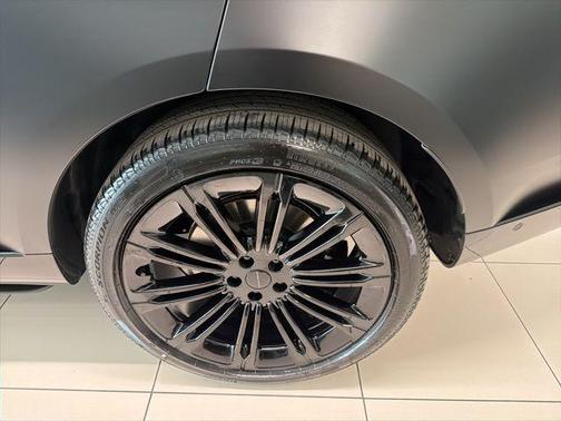 2026 Land Rover Range Rover P530 SE