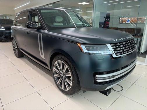 British Racing Green SV Bespoke Ultra Met Satin 2026 Land Rover Range Rover P530 Autobiography