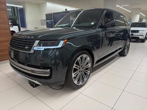 2025 Land Rover Range Rover P400 SE 7 Seat