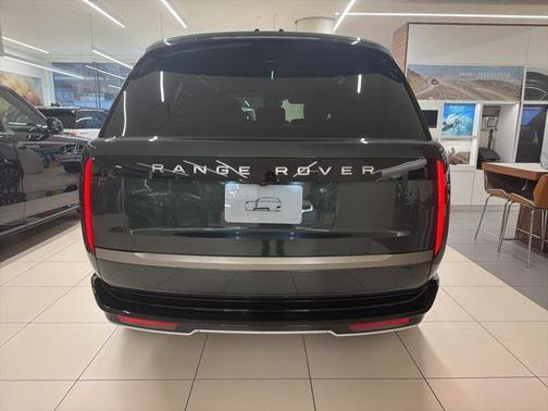 2025 Land Rover Range Rover P400 SE 7 Seat