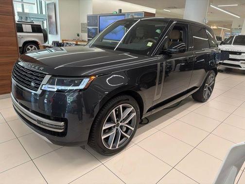 Carpathian Grey Prem Met 2026 Land Rover Range Rover P550e SE