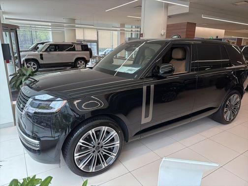 Santorini Black Metallic 2026 Land Rover Range Rover P400 SE 7 Seat