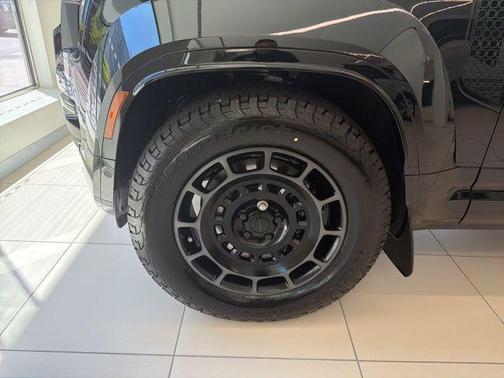 Narvik Black 2026 Land Rover Defender 110 V8