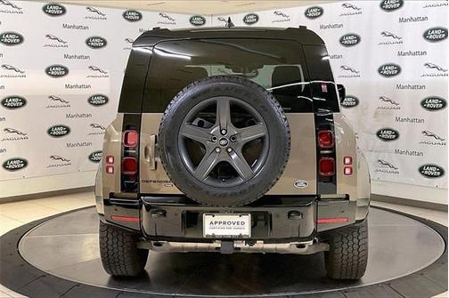 2023 Land Rover Defender 110 X-Dynamic SE