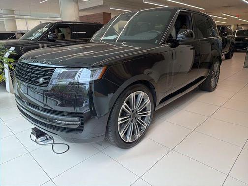 Santorini Black Metallic 2026 Land Rover Range Rover P530 SE