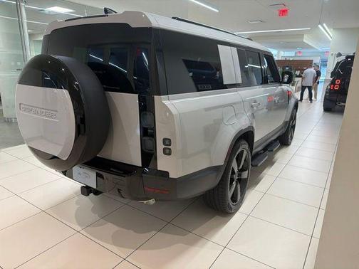 Borasco Grey Metallic 2026 Land Rover Defender P300 S