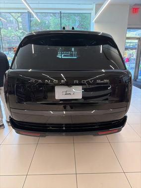 Santorini Black Metallic 2026 Land Rover Range Rover P530 Autobiography