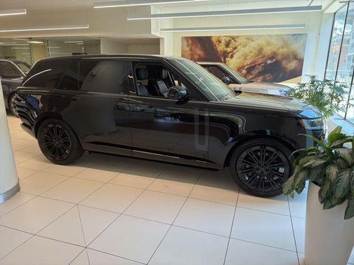Santorini Black Metallic 2026 Land Rover Range Rover P530 Autobiography