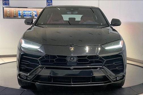 Nero Helene Metallic 2021 Lamborghini Urus Base