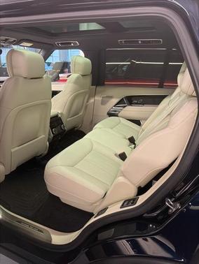 2025 Land Rover Range Rover P530 SE 7 Seat