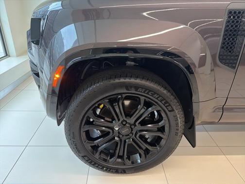 Charente Grey Prem Met 2026 Land Rover Defender OCTA