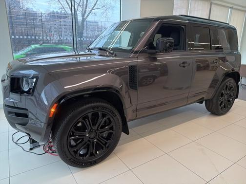 Charente Grey Prem Met 2026 Land Rover Defender OCTA