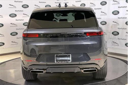2025 Land Rover Range Rover Sport SE