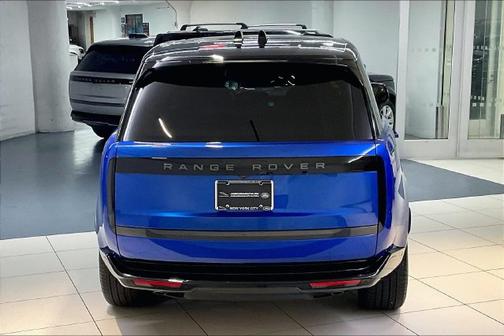 Velocity Blue SV Bespoke Ultra Gloss 2025 Land Rover Range Rover SE