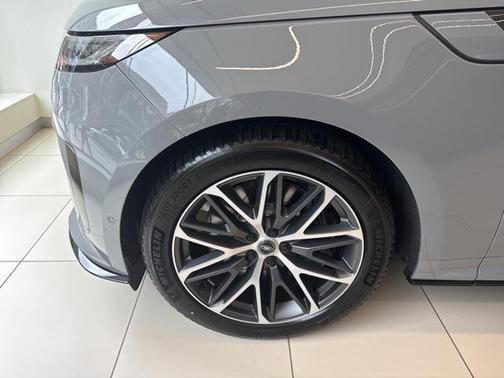 2025 Land Rover Range Rover Sport P635 SV Edition Two