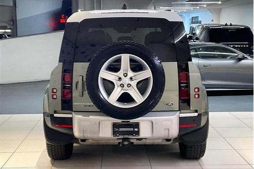 2020 Land Rover Defender 110 SE