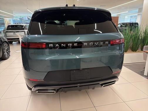 2025 Land Rover Range Rover Sport SE