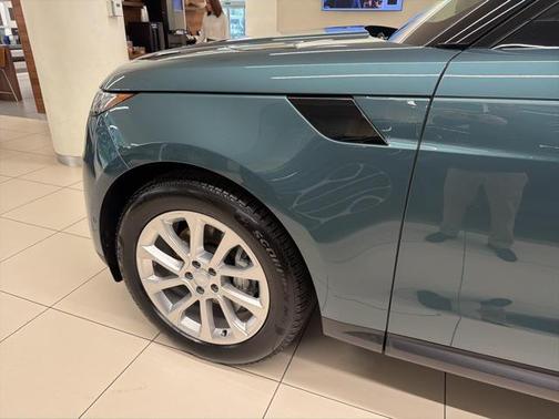 2025 Land Rover Range Rover Sport SE