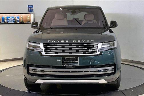 Belgravia Green Metallic 2023 Land Rover Range Rover P400 SE