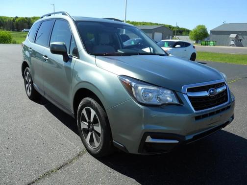 Green 2017 Subaru Forester 2.5i Premium