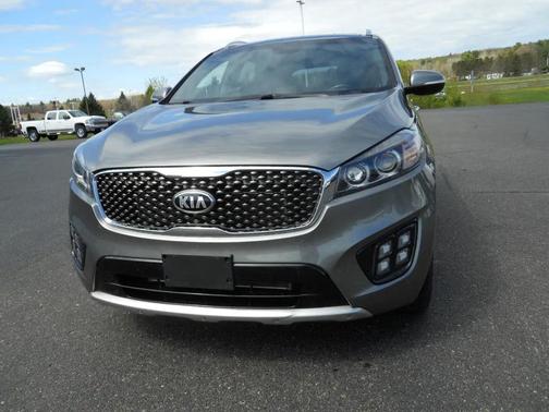 Gray 2016 Kia Sorento SXL