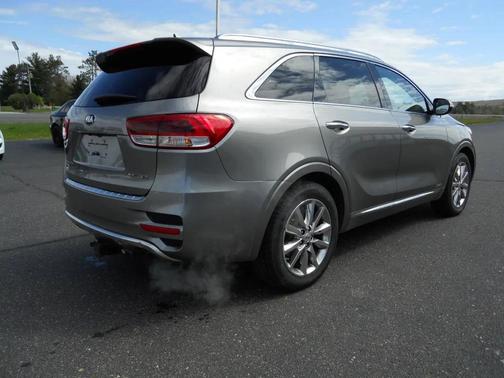 Gray 2016 Kia Sorento SXL