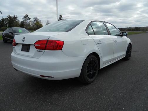 White 2013 Volkswagen Jetta SE