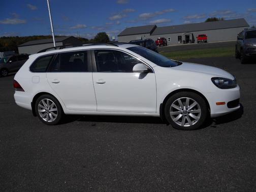 2014 Volkswagen Jetta SportWagen Auto SE w/Sunroof