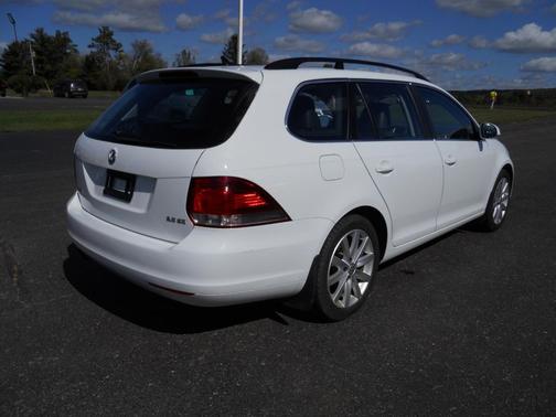 2014 Volkswagen Jetta SportWagen Auto SE w/Sunroof