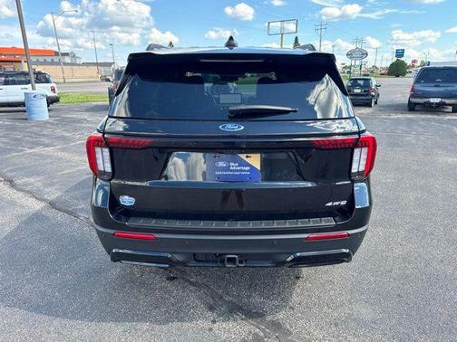 Agate Black Metallic 2025 Ford Explorer ST-Line
