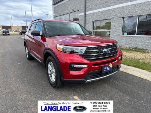 Rapid Red Metallic Tinted Clearcoat 2024 Ford Explorer XLT