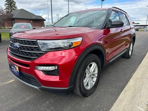 Rapid Red Metallic Tinted Clearcoat 2024 Ford Explorer XLT