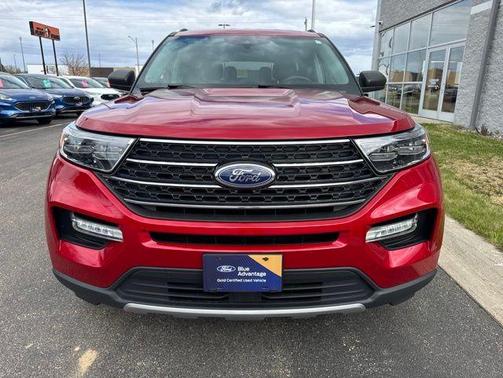 Rapid Red Metallic Tinted Clearcoat 2024 Ford Explorer XLT