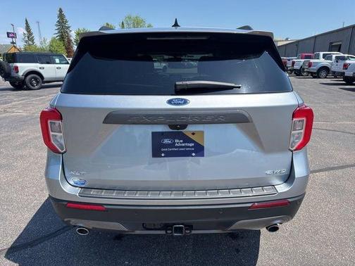Iconic Silver Metallic 2022 Ford Explorer XLT