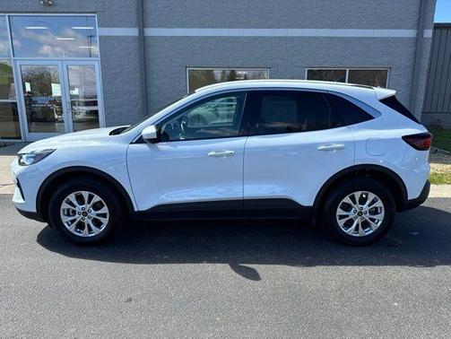 Oxford White 2023 Ford Escape Active