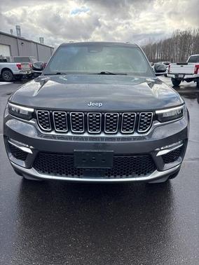 2022 Jeep Grand Cherokee Summit