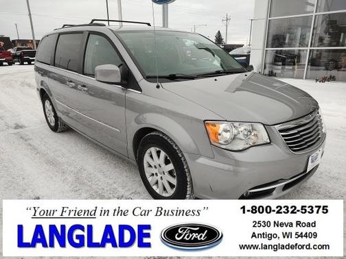 2016 Chrysler Town & Country Touring