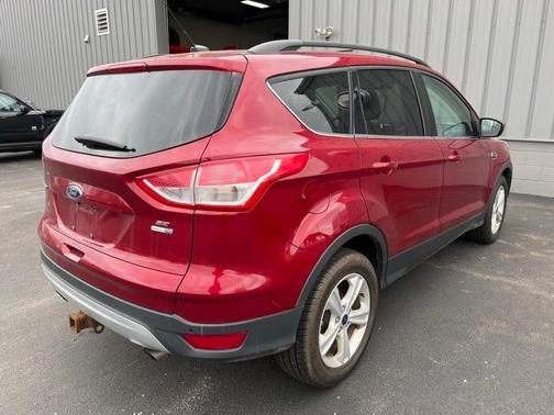 Photo 6 of 6 of 2016 Ford Escape SE