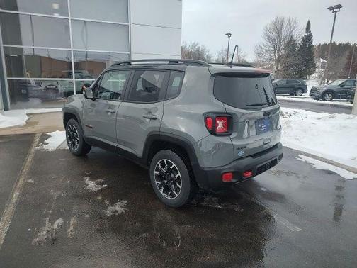 2023 Jeep Renegade Trailhawk