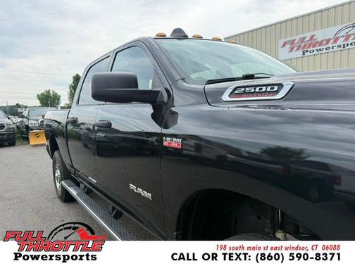 Diamond Black Crystal Pearlcoat 2019 RAM 2500 Tradesman Crew Cab 4x4 6'4' Box