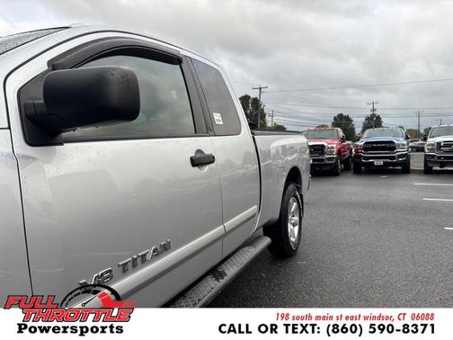 2014 Nissan Titan SV