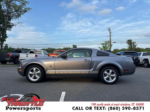 2007 Ford Mustang Deluxe