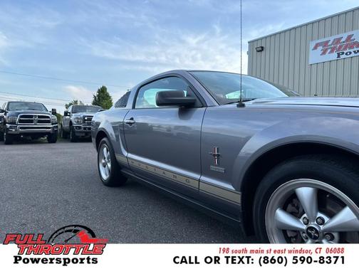 2007 Ford Mustang Deluxe