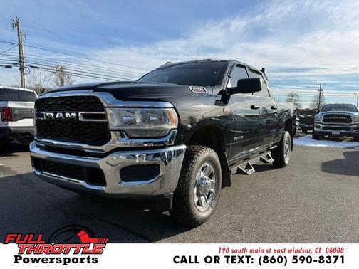 2022 RAM 2500 Tradesman Crew Cab 4x4 6'4' Box